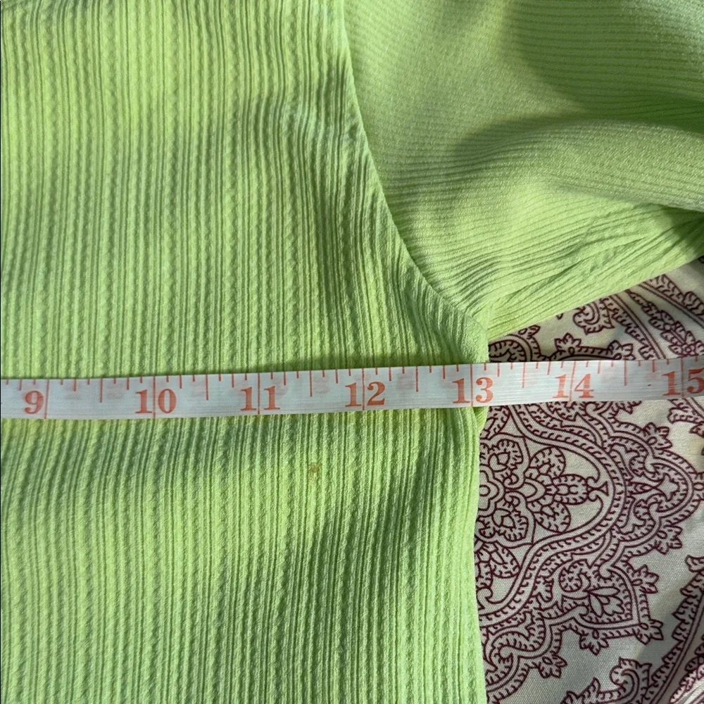 ALO Yoga Light Green Long Sleeve Blouse​